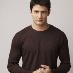 Парень нежно полижет, поласкает руками и сделает вагинальный массаж девушке или женщине Парень нежно полижет, поласкает руками и сделает вагинальный массаж девушке или женщине