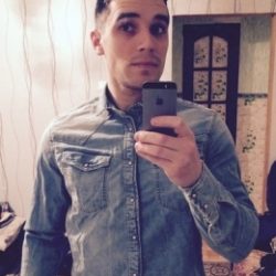 Горячий парень ищет сексуальную девушку для интим переписки с фото Горячий парень ищет сексуальную девушку для интим переписки с фото